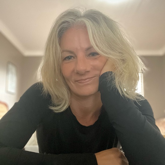 Hi! I’m so happy you’re here! ☀️ - Picture 1 of 4